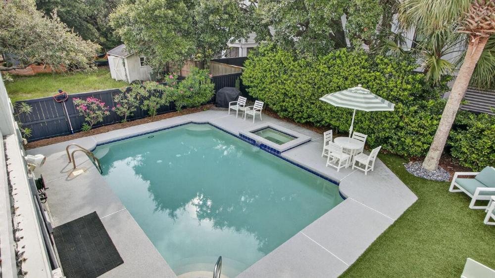 3800 Cameron Boulevard AvantStay Pool Ocean Views Deck